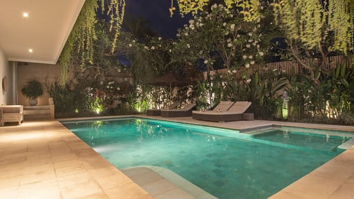 Temple Estate Swimming pool 2