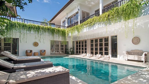Temple Estate Swimming pool 2