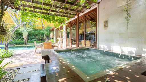 The Akasha Villa 3 Jacuzzi