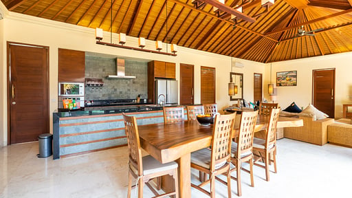 The Akasha Villa 3 Dining area