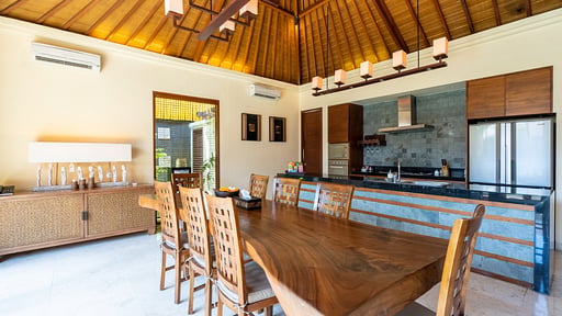 The Akasha Villa 3 Dining area