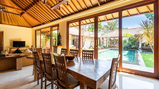 The Akasha Villa 3 Dining area