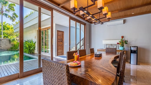 The Akasha Villa 4 Dining area