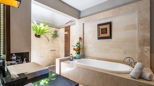 The Akasha Villa Premiere Bedroom 2