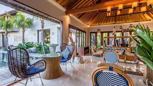 The Akasha Villa Premiere Living room