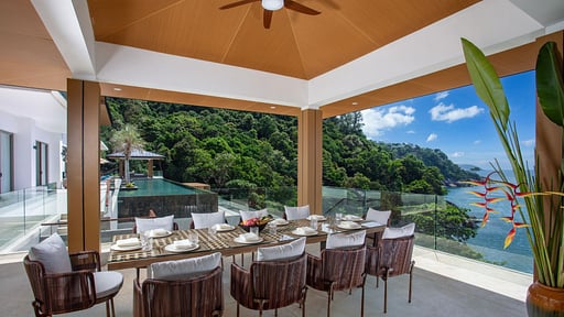 The Aquila Villa Dining area