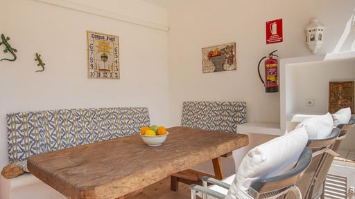 The Beach House Cala LLenya Dining area