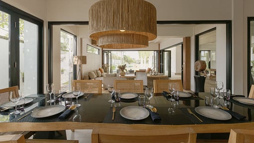 The Beach Villa Cemagi Dining area