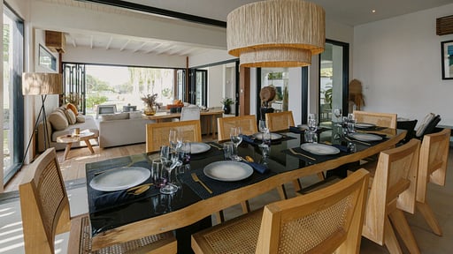 The Beach Villa Cemagi Dining area