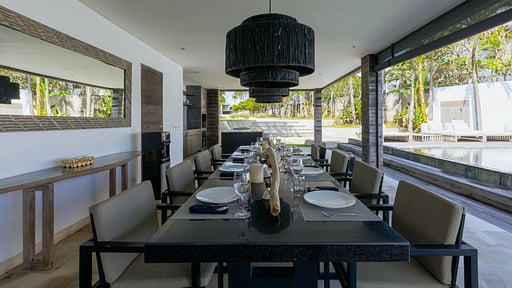 The Beach Villa Cemagi Dining area