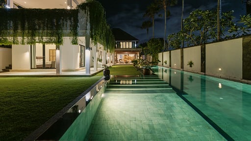 The Beach Villa Cemagi Swimming pool 1