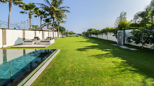 The Beach Villa Cemagi Garden
