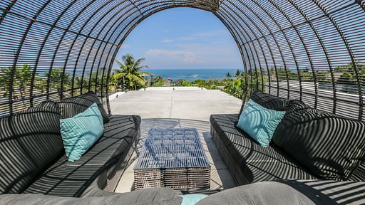 The Beach Villa Cemagi Rooftop lounge