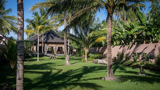 The Beach Villa Sire Garden