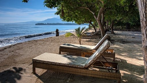 The Beach Villa Sire Surroundings