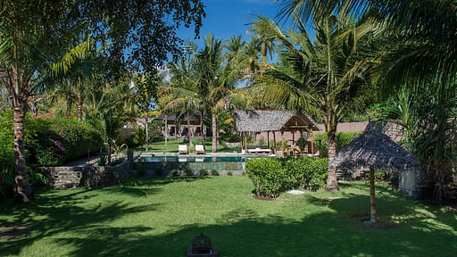 The Beach Villa Sire Garden