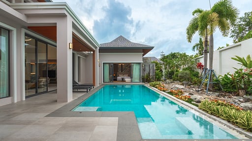 V229 The Breeze Villa Piscina