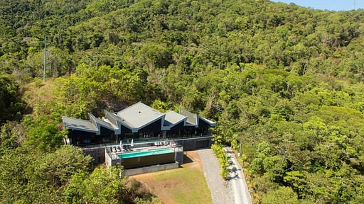 The Cassowary Drone foto's