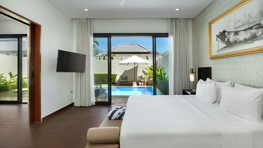 The Claremont Luxury Villa Bedroom 