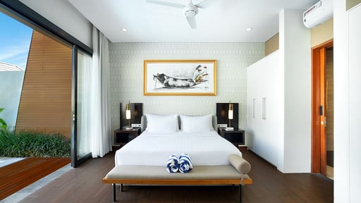 The Claremont Luxury Villa Bedroom 