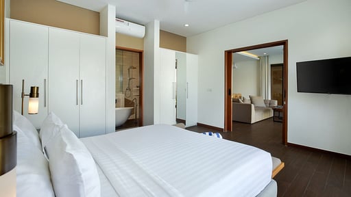 The Claremont Luxury Villa Bedroom 