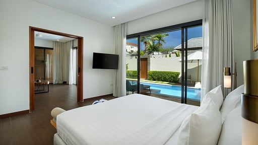 The Claremont Luxury Villa Bedroom 