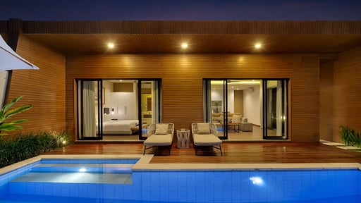 The Claremont Luxury Villa Swimming pool