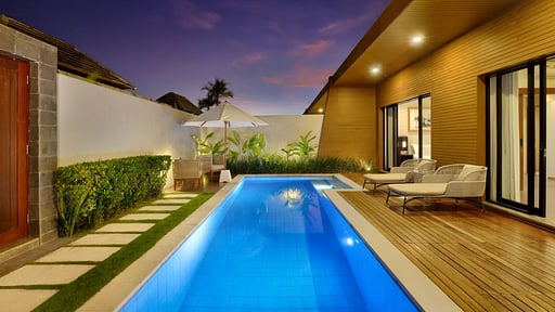 The Claremont Luxury Villa Swimming pool