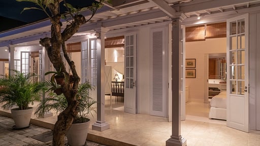 The Cotton House Terrace/Veranda