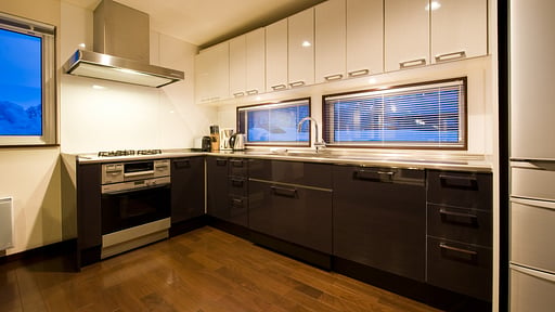 The Country Resort Five Bedroom Chalet Kitchen
