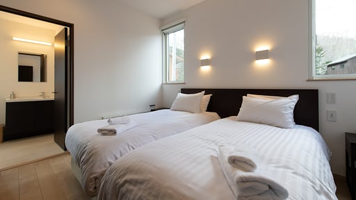 The Country Resort Six Bedroom Duplex Chalet Bedroom 6