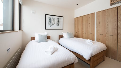 The Country Resort Six Bedroom Premium Chalet Bedroom 5