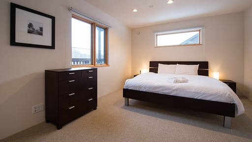 The Country Resort Two Bedroom Premium Chalet Schlafzimmer 2