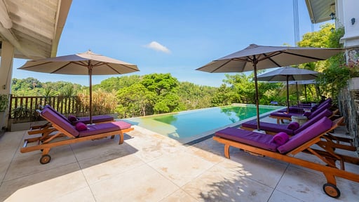 The Divine Villa Swimming pool