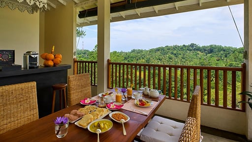 The Divine Villa Terrace/Veranda