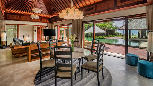 The Edge - The Breeze Villa Dining area