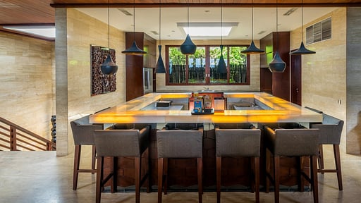 The Edge - The View Villa Dining area