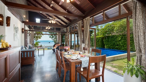 The Emerald Hill Beach Villa Dining area