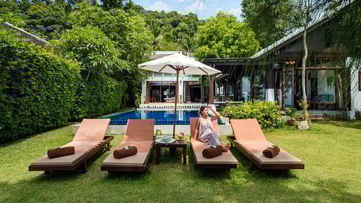 The Emerald Hill Beach Villa Garden
