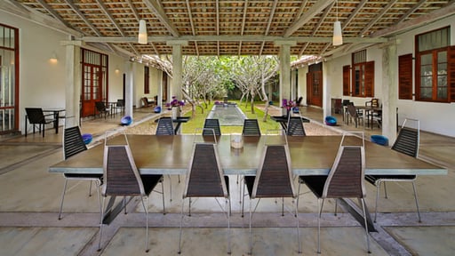 The Frangipani Tree Essecke