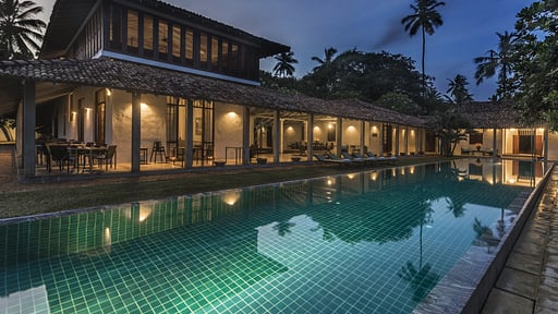 The Frangipani Tree Schwimmbad