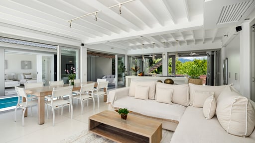 The Headland Villa 4 Woonkamer