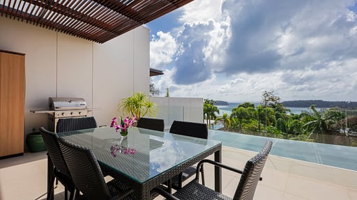 The Heights Seaview C1 Dining area 2