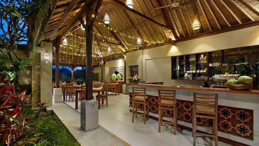 Jannata Upper Pool Villa Dining area
