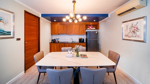 The Kiri Villas Dining area