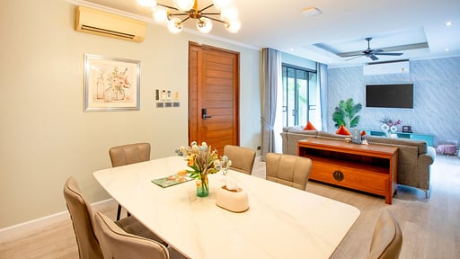 The Kiri Villas Dining area