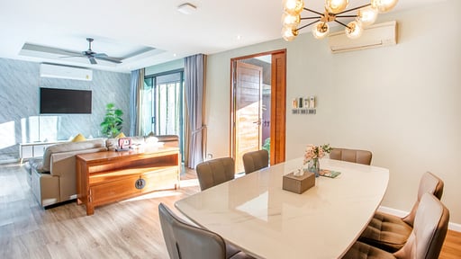 The Kiri Villas Dining area