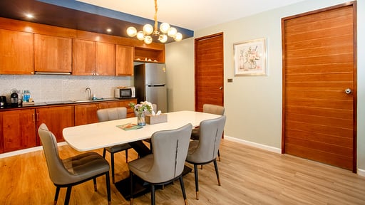 The Kiri Villas Dining area