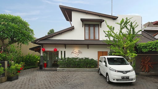 Villa Kumpi 1 Parking areas
