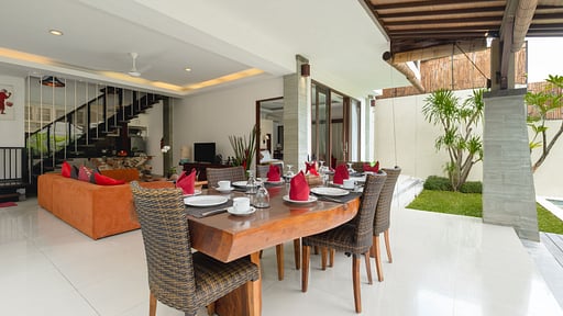 Villa Kumpi 2 Dining area